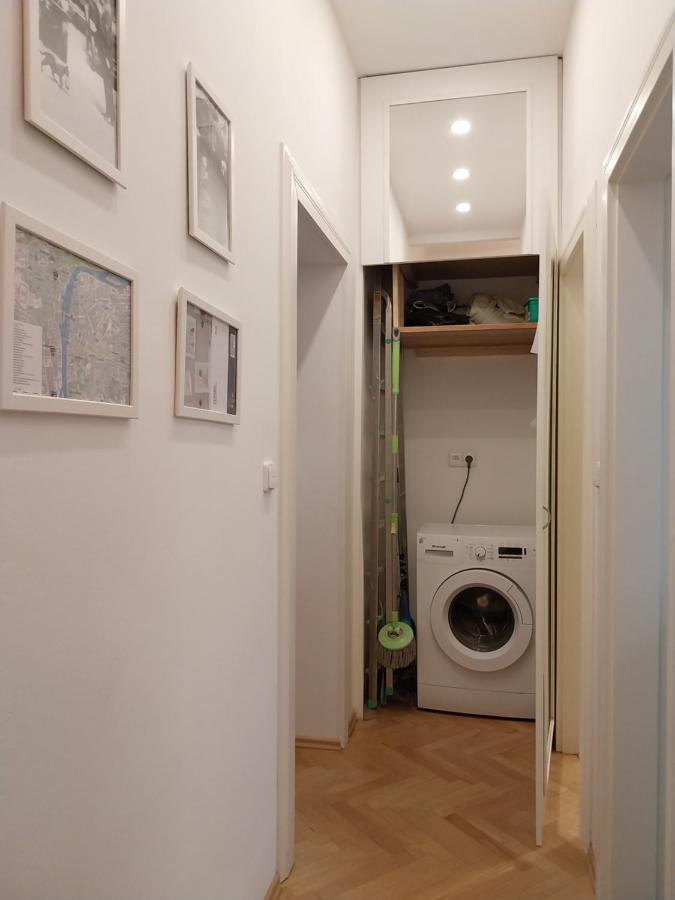 Room & Parking Assistance Praha Exteriér fotografie