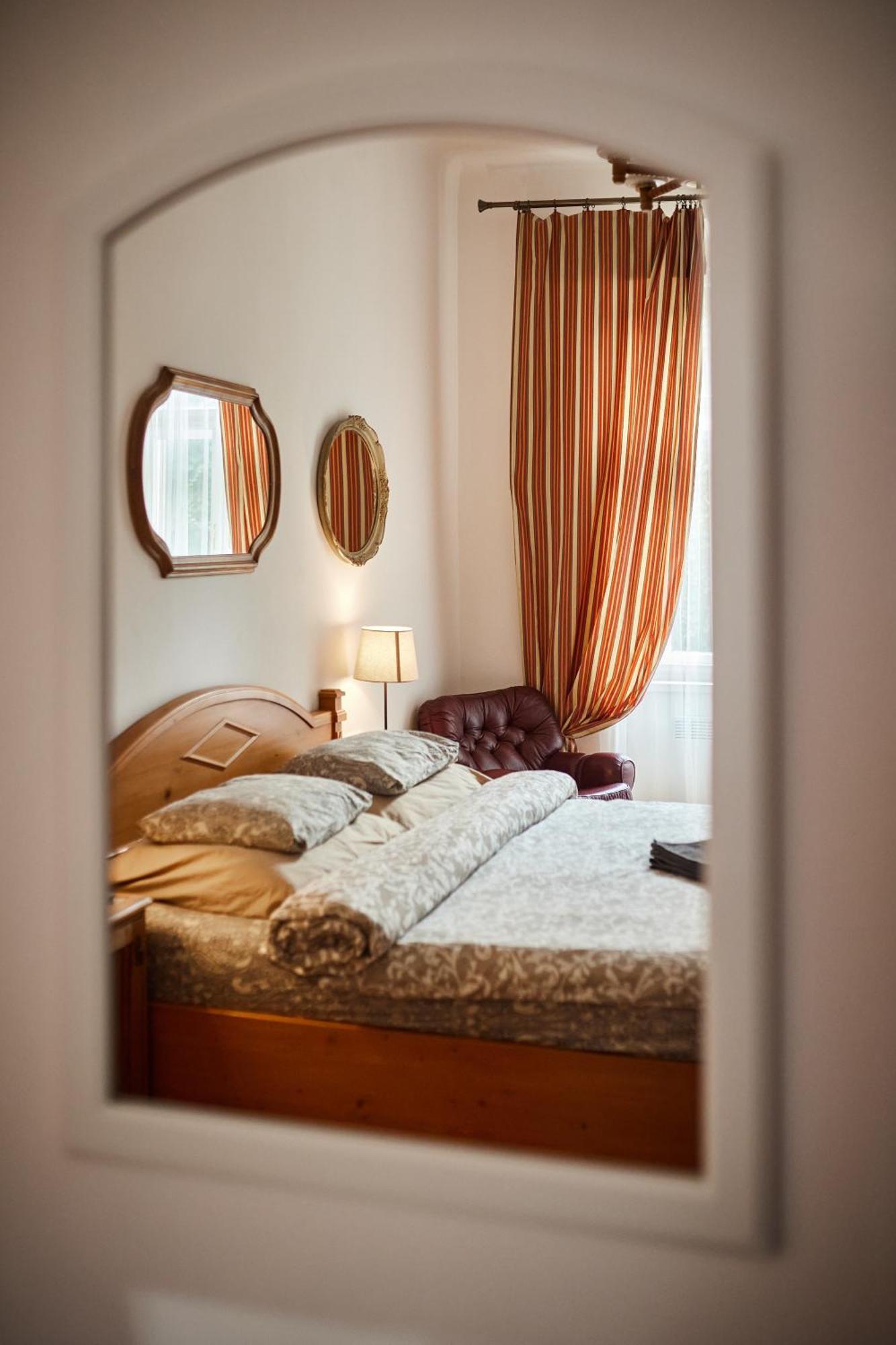 Room & Parking Assistance Praha Exteriér fotografie