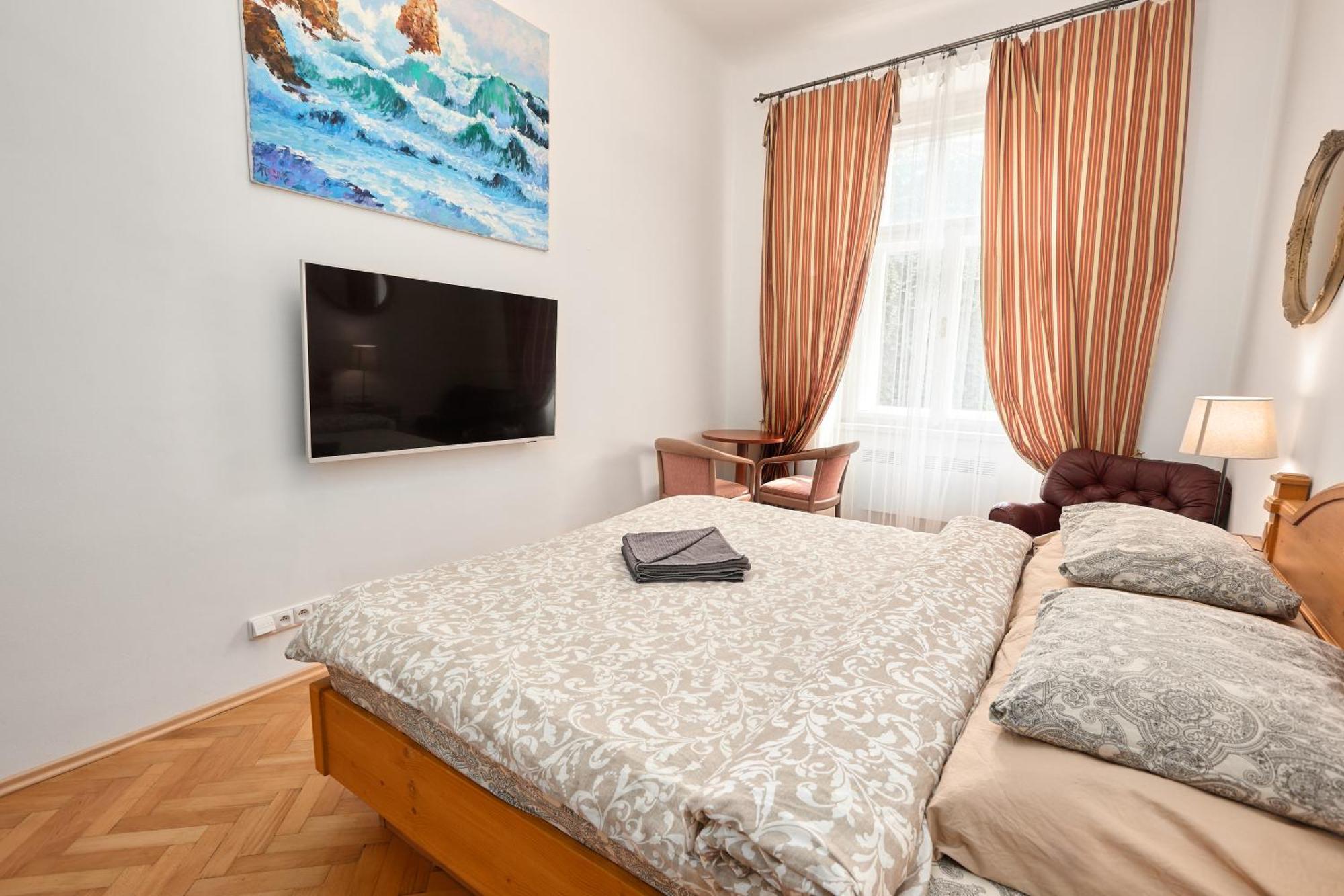 Room & Parking Assistance Praha Exteriér fotografie