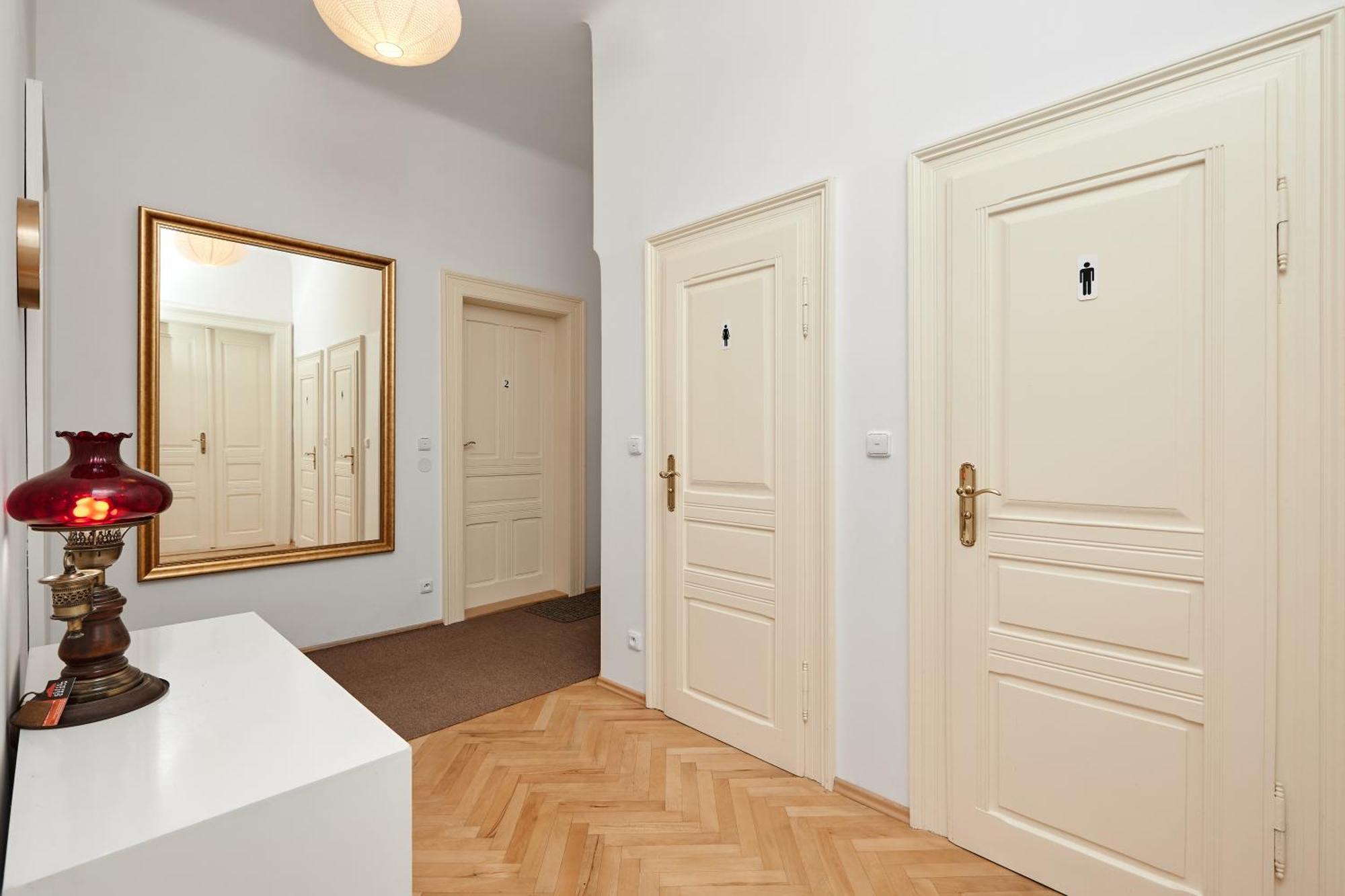 Room & Parking Assistance Praha Exteriér fotografie